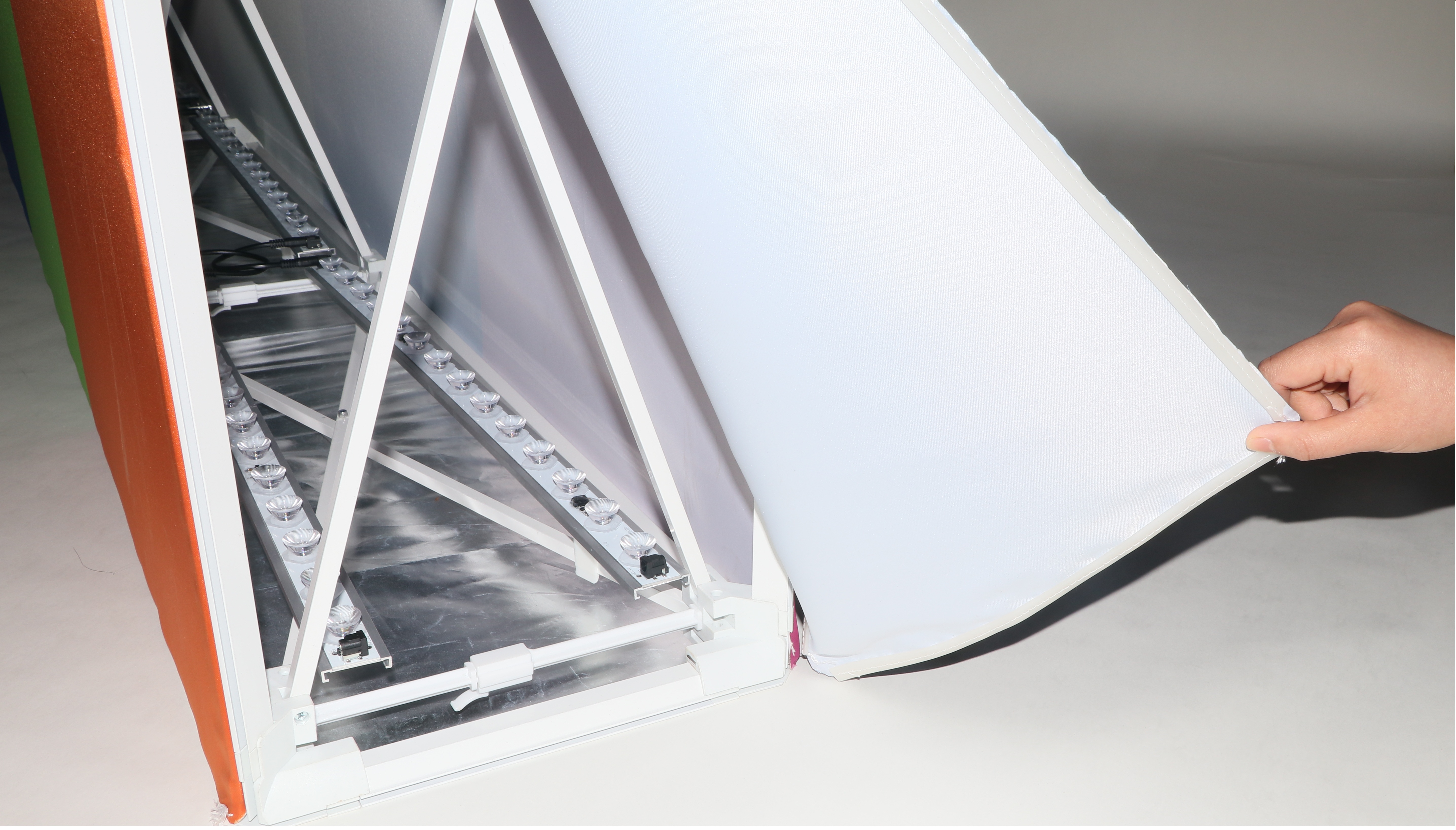 PANEL PUBLICITARIO PREMIUM RECTO 1 CUERPO (CAJA DE LUZ)