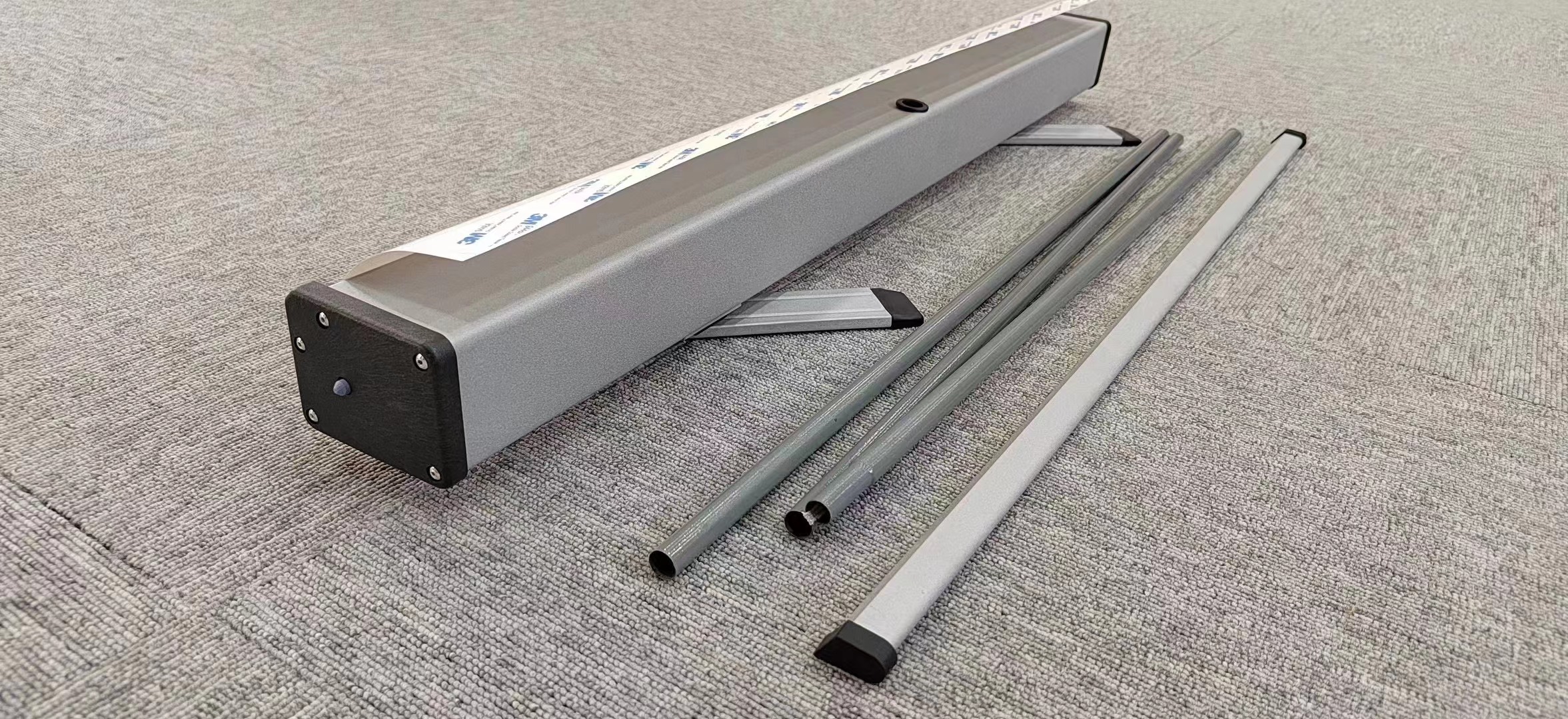 PORTA PENDON ROLLER EURO BASE COLOR ALUMINIO 80*200 CMS (C12)