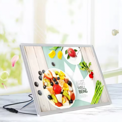 PANEL MENU SLIM BOX 1 CARA A4 CON PINES (225X304) COLOR PLATEADO COLOR: PLATEADO VOLTAJE: 12V